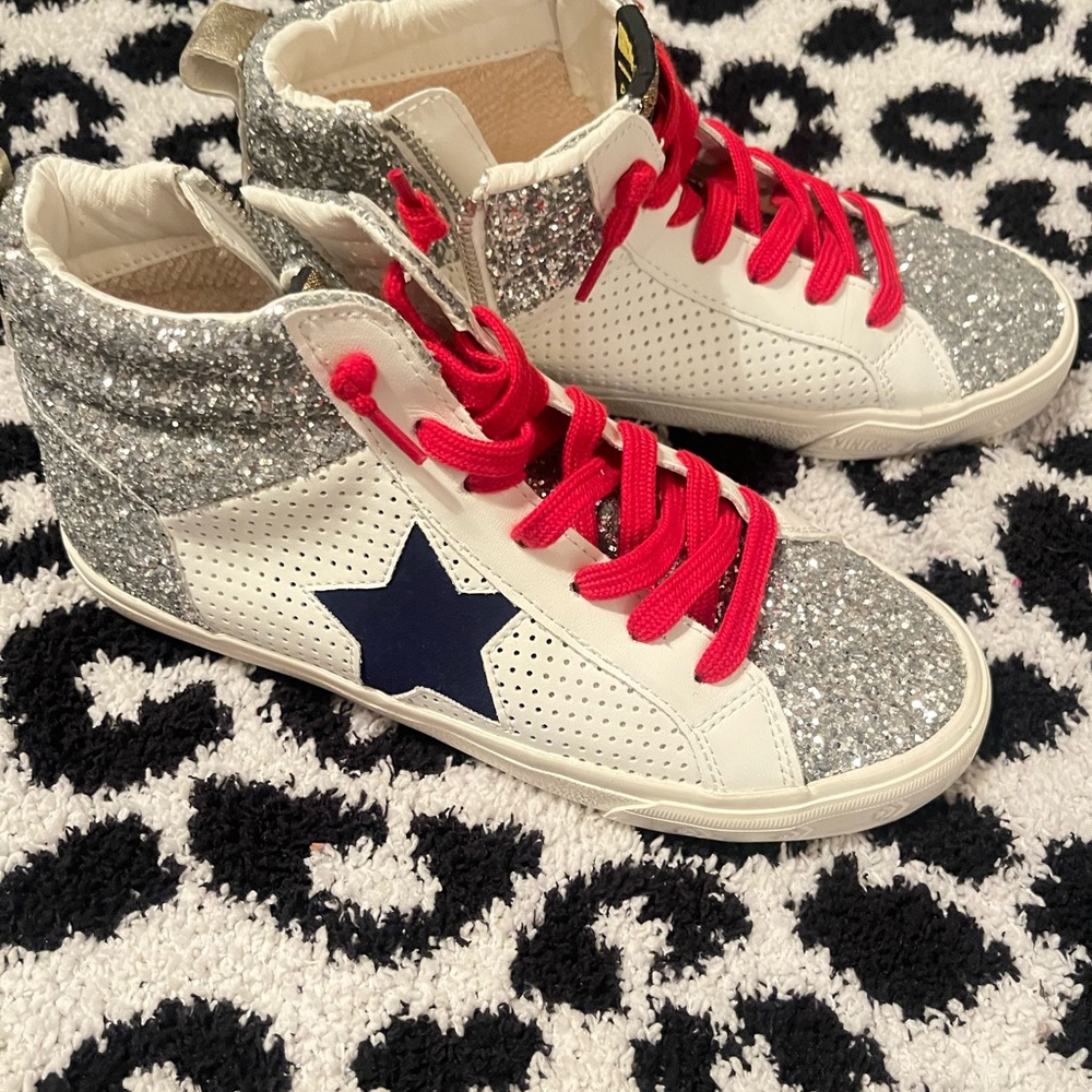 Silver Glitter Vintage Savannah High-Top Sneakers with Red Laces